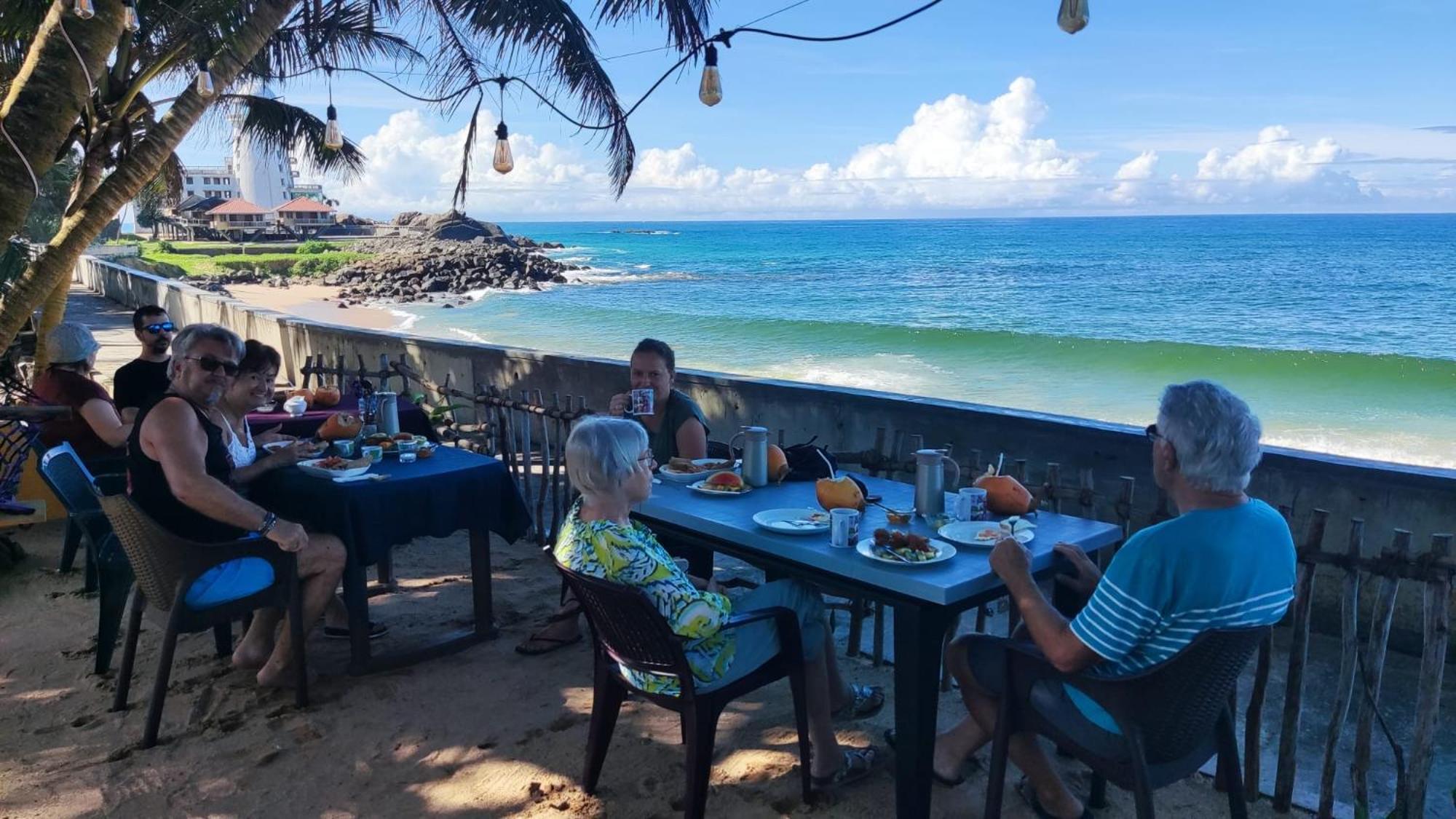 Blue Maalu Resort Амбалангода Екстериор снимка
