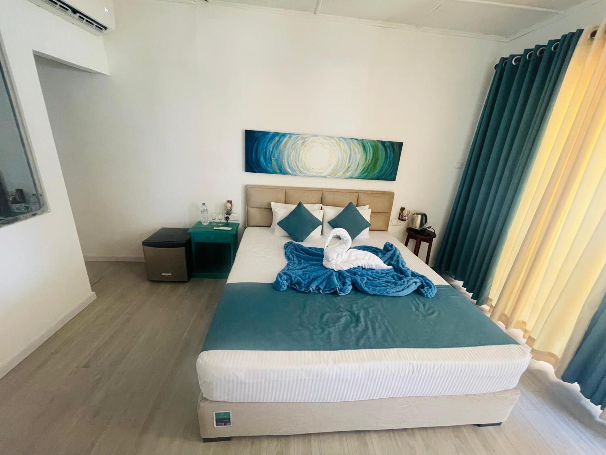 Blue Maalu Resort Амбалангода Екстериор снимка